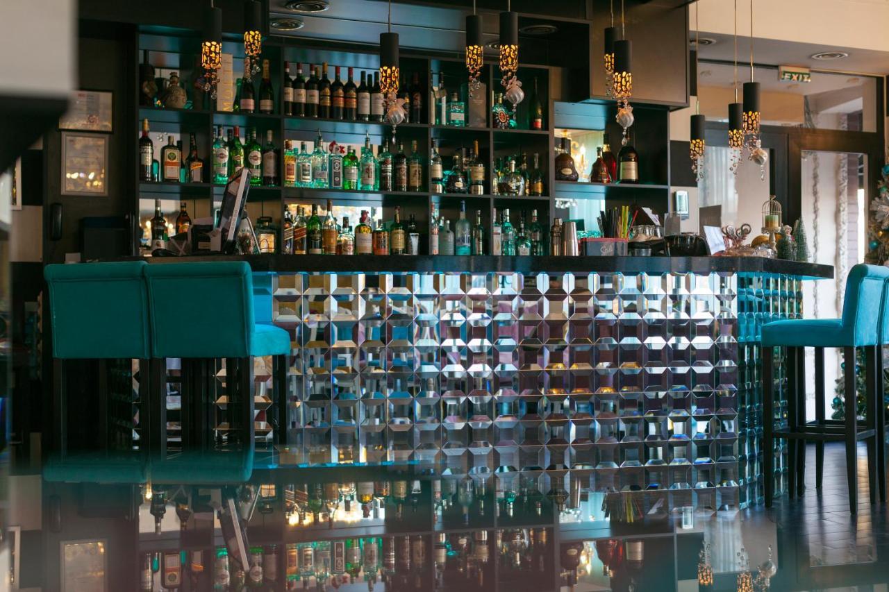 โรงแรมริเวอร์ ไซด์ ทบิลิซี Tbilisi ภายนอก รูปภาพ The bar at the hotel