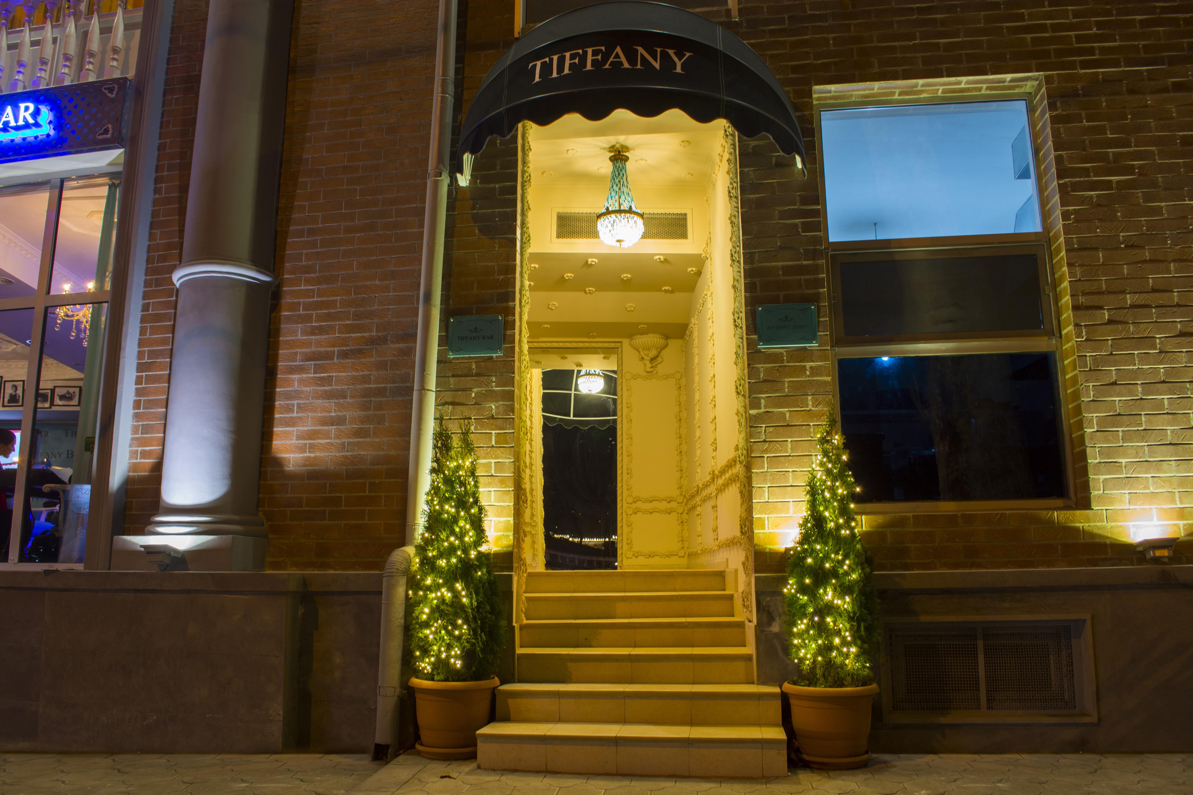โรงแรมริเวอร์ ไซด์ ทบิลิซี Tbilisi ภายนอก รูปภาพ Tiffany & Co. store in New York City