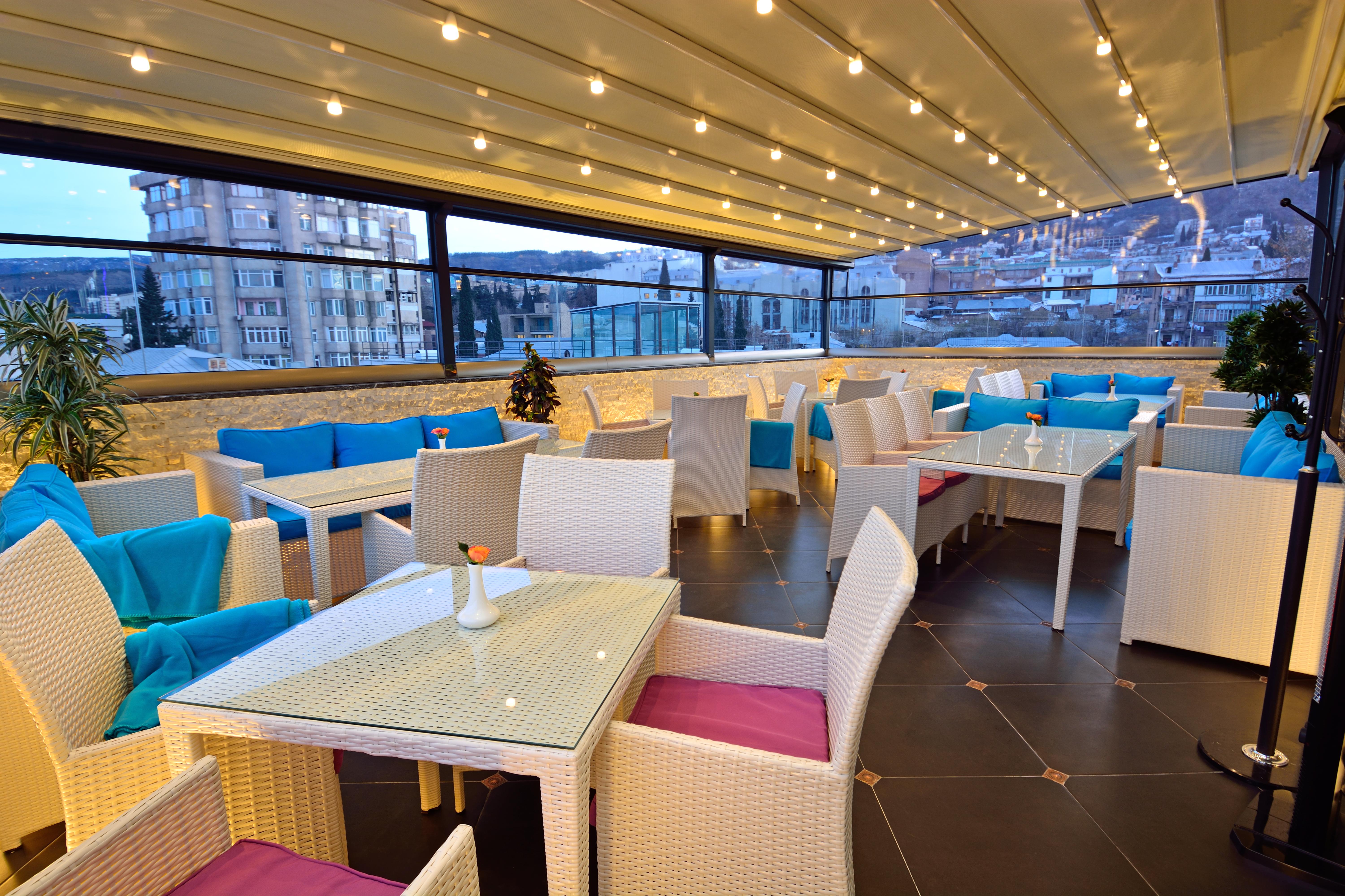 โรงแรมริเวอร์ ไซด์ ทบิลิซี Tbilisi ภายนอก รูปภาพ Skyline