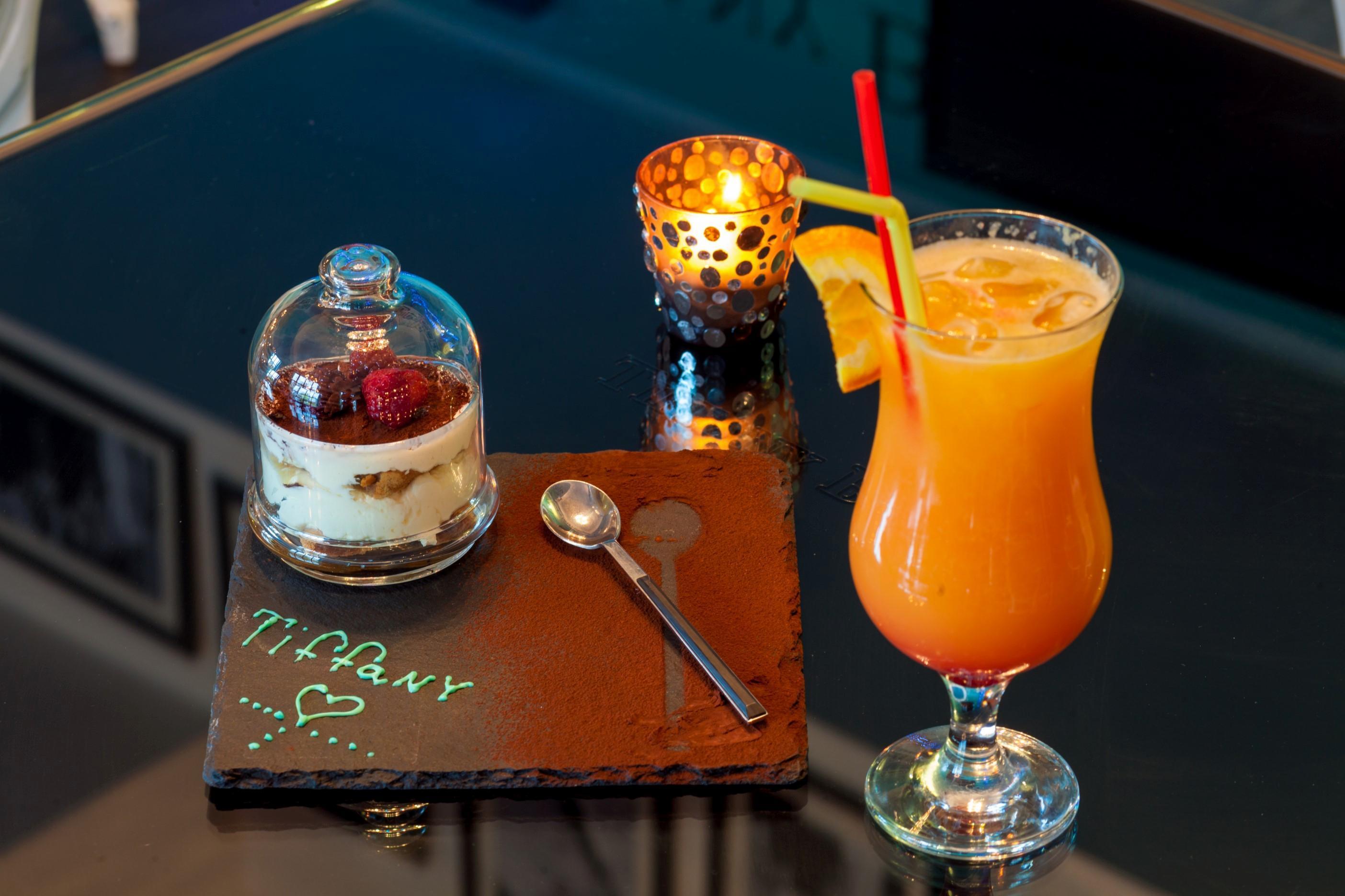 โรงแรมริเวอร์ ไซด์ ทบิลิซี Tbilisi ภายนอก รูปภาพ A non-alcoholic cocktail