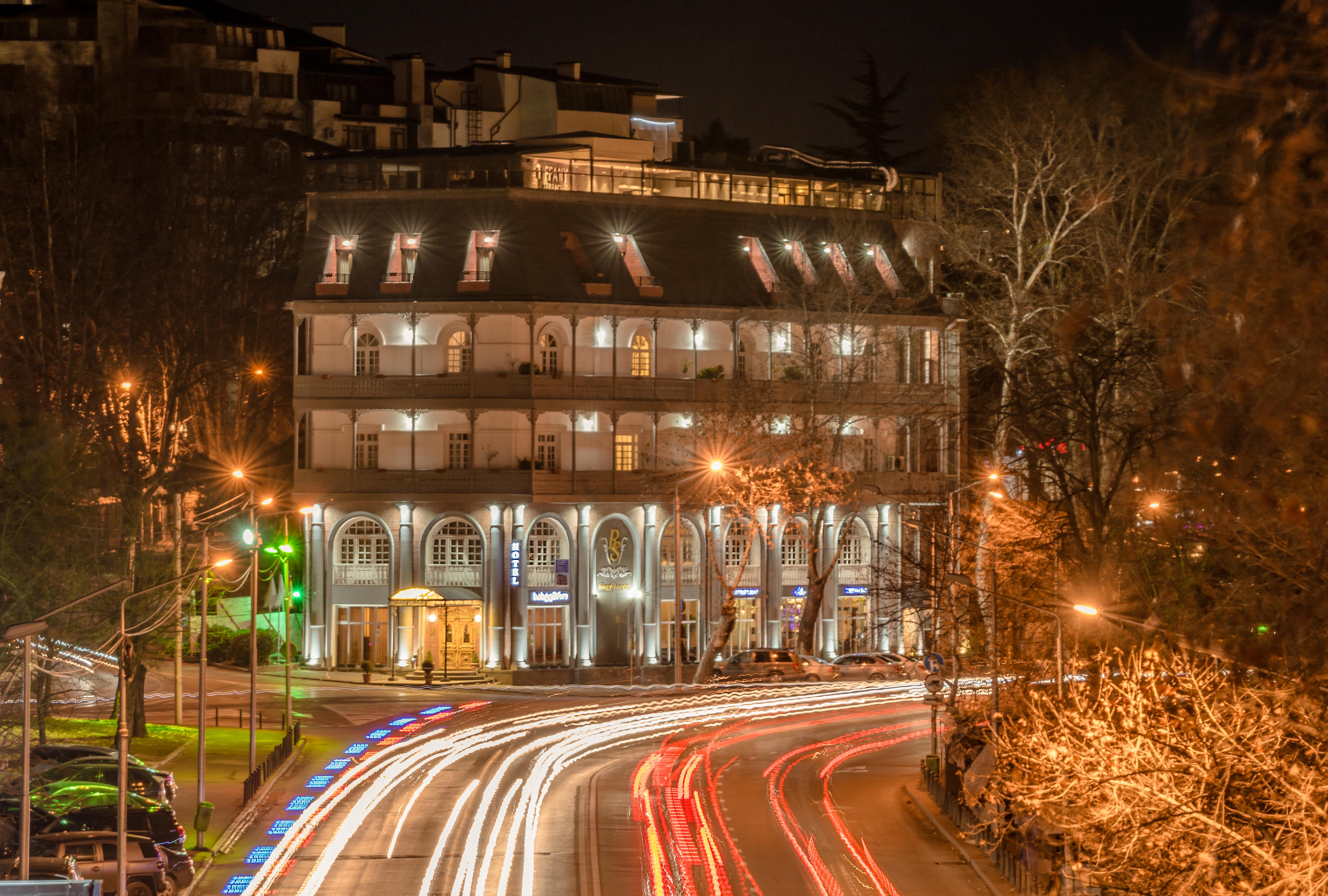 โรงแรมริเวอร์ ไซด์ ทบิลิซี Tbilisi ภายนอก รูปภาพ