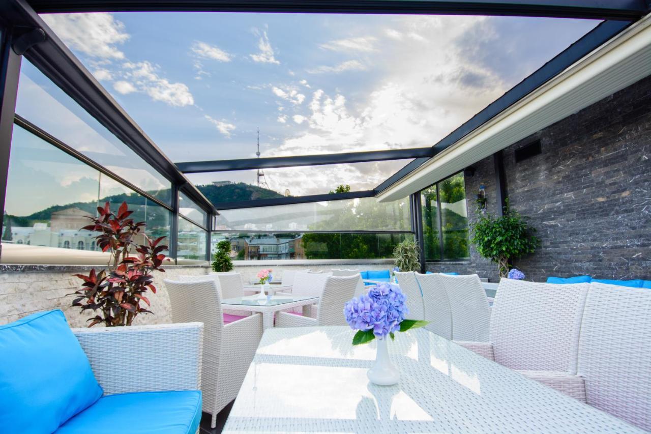 โรงแรมริเวอร์ ไซด์ ทบิลิซี Tbilisi ภายนอก รูปภาพ The Sky Bar